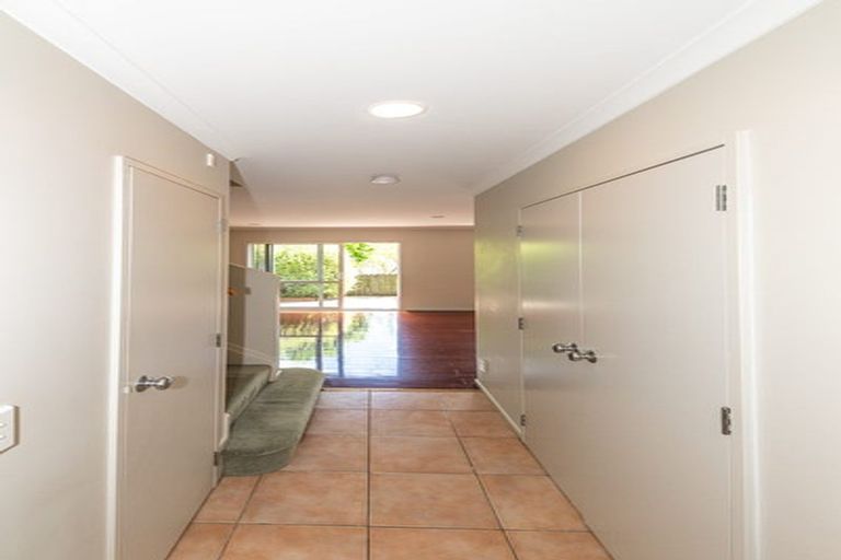 Photo of property in 6/78 Fernhill Way, Oteha, Auckland, 0632