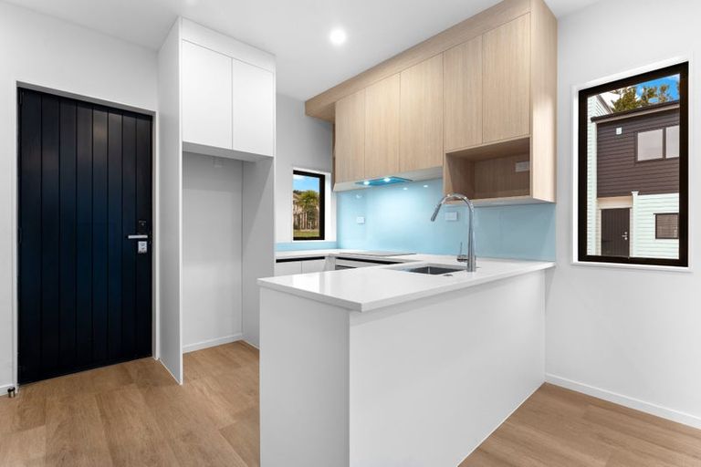 Photo of property in 5/1 Kahikatea Place, Ranui, Auckland, 0612