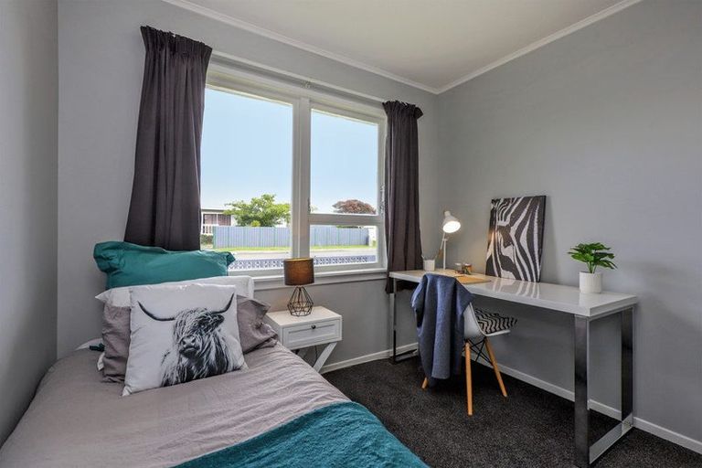 Photo of property in 24 Deal Crescent, Flaxmere, Hastings, 4120