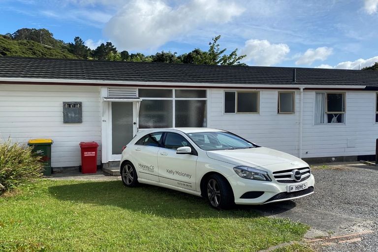 Photo of property in 42a Hicks Close, Whitby, Porirua, 5024
