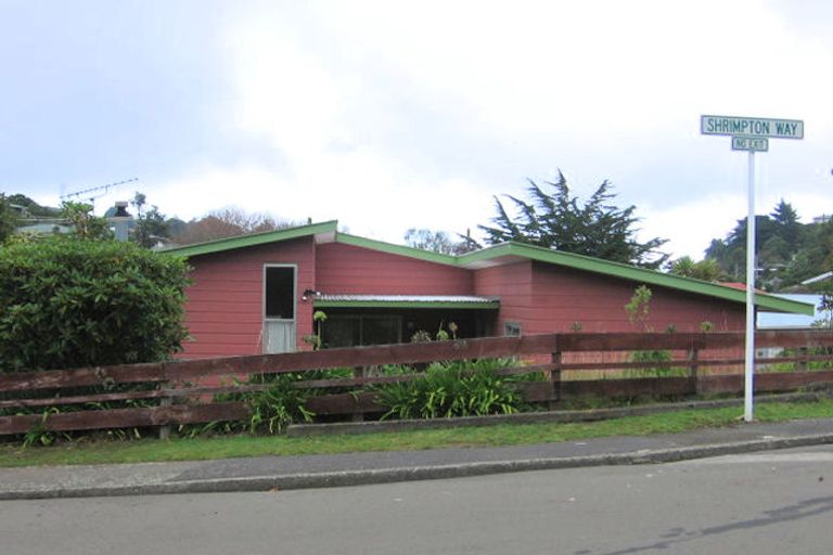 Photo of property in 41 Batchelor Street, Newlands, Wellington, 6037