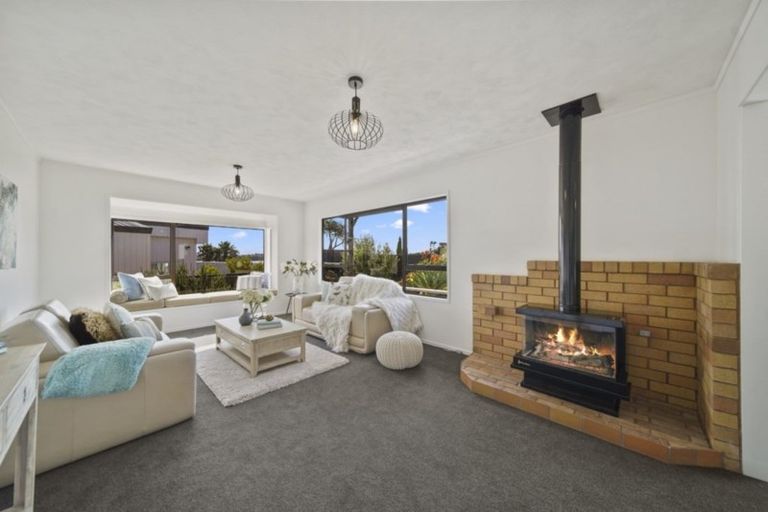Photo of property in 2/127 Bucklands Beach Road, Bucklands Beach, Auckland, 2012