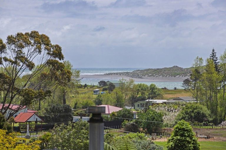 Photo of property in 9a Rakaunui Street, Raglan, 3297