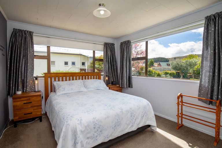 Photo of property in 65 Newcastle Street, Clyde, 9330