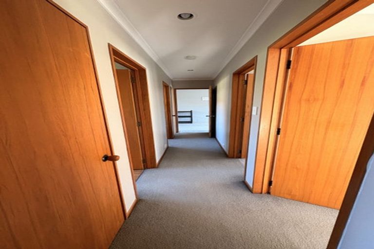 Photo of property in 2/38 Chipping Lane, Redwood, Christchurch, 8051