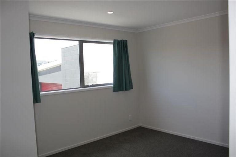 Photo of property in 28 Latimer Way, Petone, Lower Hutt, 5012