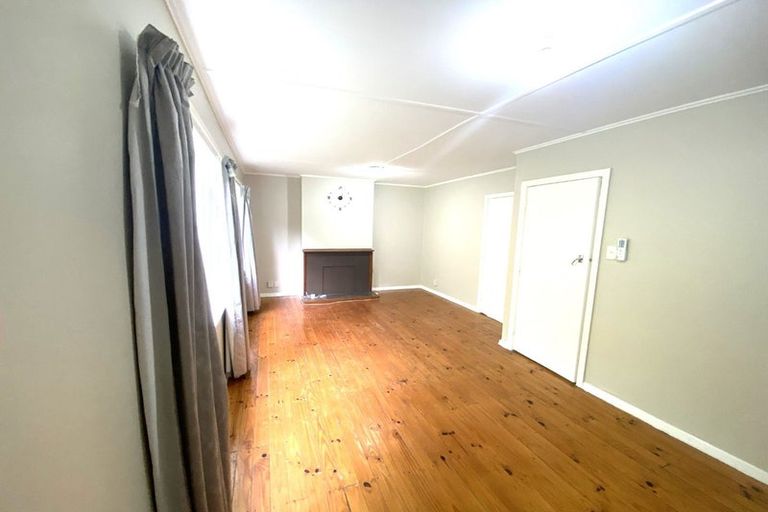 Photo of property in 67 Tremewan Street, Tawa, Wellington, 5028