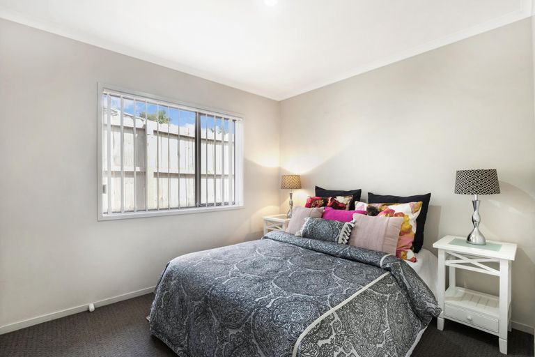 Photo of property in 12 Wairua Place, Pukekohe, 2120