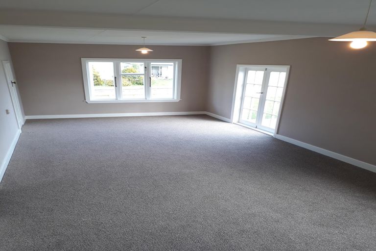 Photo of property in 1 Frood Street, Bulls, 4818