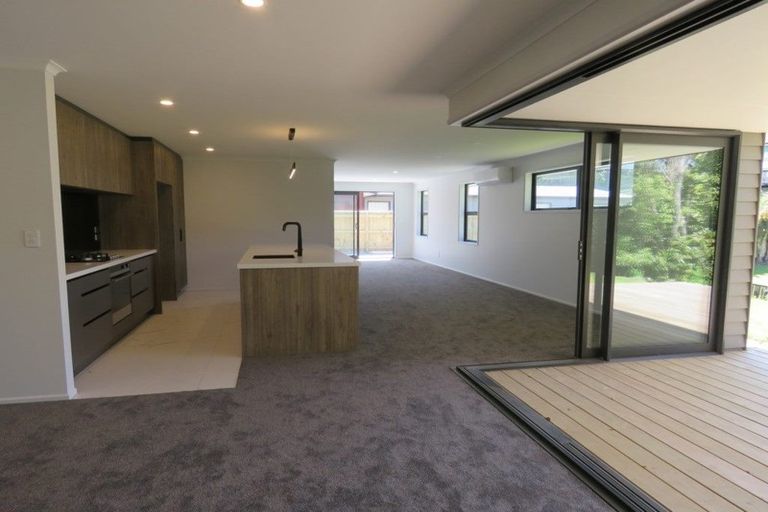 Photo of property in 5 Mackillop Way, Brooklands, New Plymouth, 4310