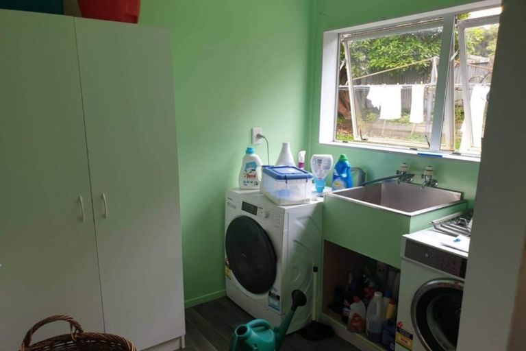 Photo of property in 240 Bridge Street, Eltham, 4322