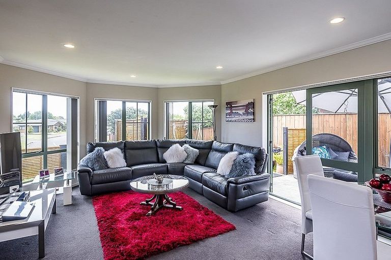 Photo of property in 127 Realm Drive, Paraparaumu, 5032