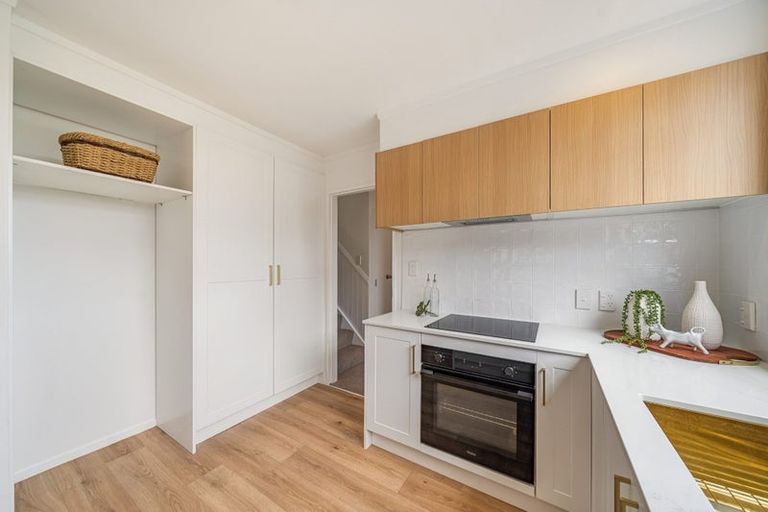 Photo of property in 13 King Charles Drive, Kingsley Heights, Upper Hutt, 5018