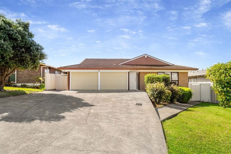 Photo of property in 10 Tatyana Place, Massey, Auckland, 0614