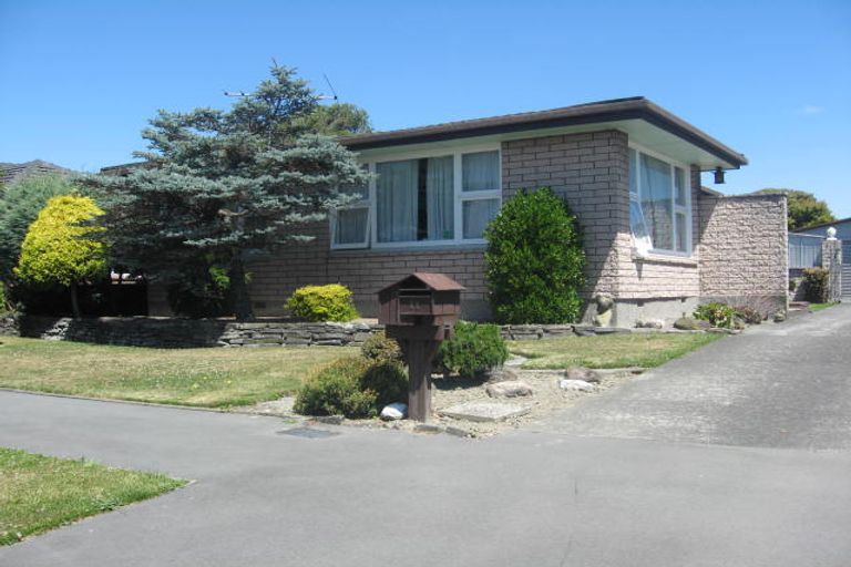 Photo of property in 11 Aileen Place, Upper Riccarton, Christchurch, 8041