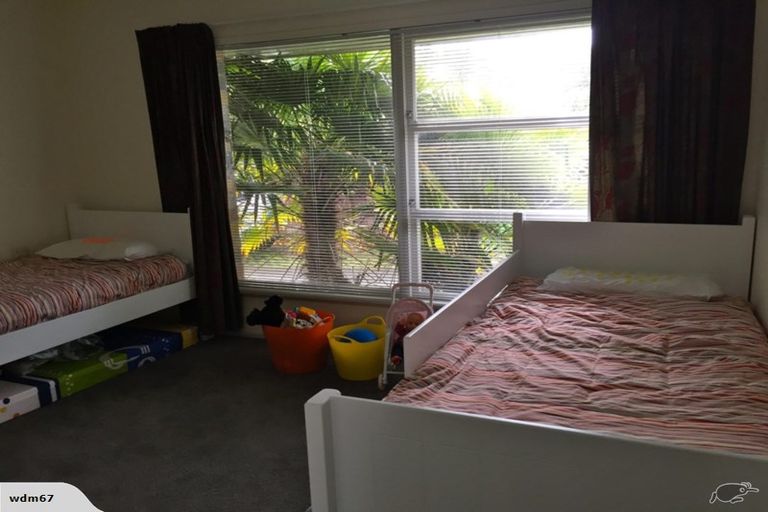 Photo of property in 1/303 Lake Road, Hauraki, Auckland, 0622