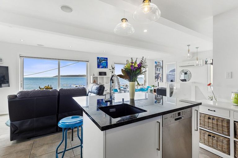 Photo of property in 77 Moana Road, Plimmerton, Porirua, 5026