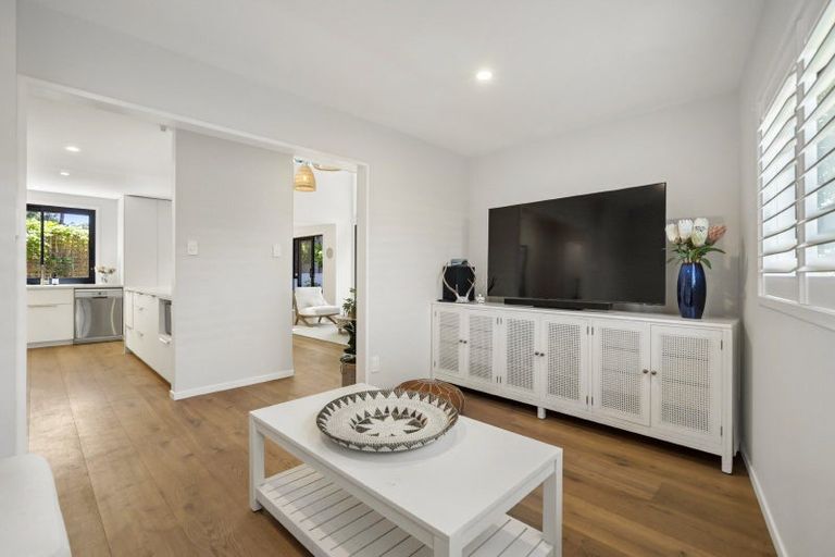 Photo of property in 2/236 Beach Road, Campbells Bay, Auckland, 0630