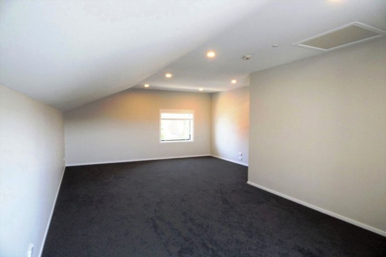 Photo of property in 213 Hobsonville Point Road, Hobsonville, Auckland, 0616