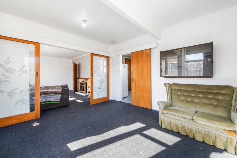 Photo of property in 43 Chapman Crescent, Naenae, Lower Hutt, 5011