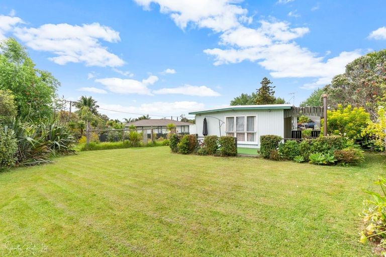 Photo of property in 8 Depot Road, Paparoa, 0571