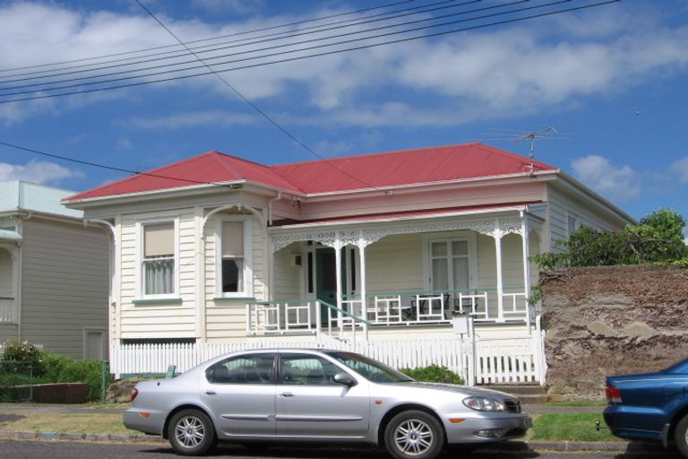 Photo of property in 4 Garden Terrace, Devonport, Auckland, 0624