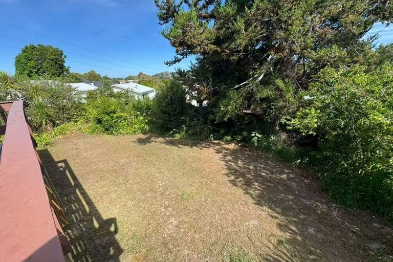 Photo of property in 28 Sunnyfield Crescent, Glenfield, Auckland, 0629