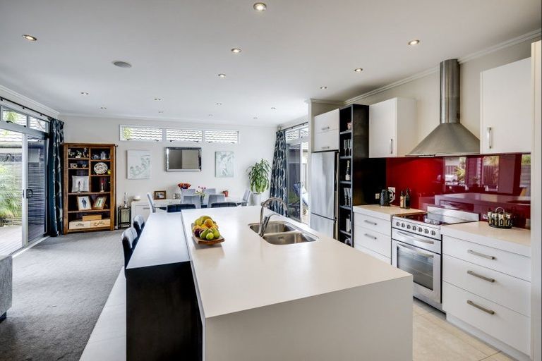 Photo of property in 11 Tasman Drive, Poraiti, Napier, 4112