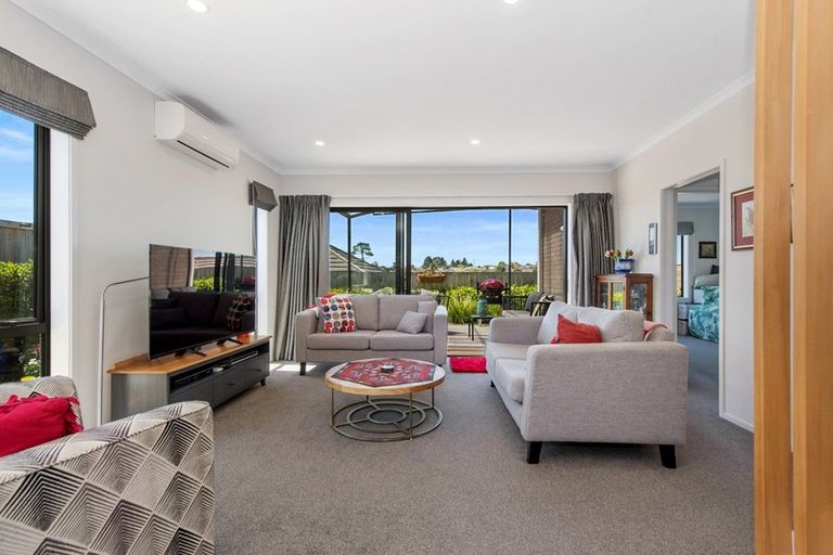 Photo of property in 5 Springside Court, Huntington, Hamilton, 3210