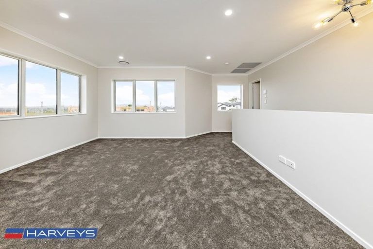 Photo of property in 18 Te Aramanu Crescent, Papakura, 2110