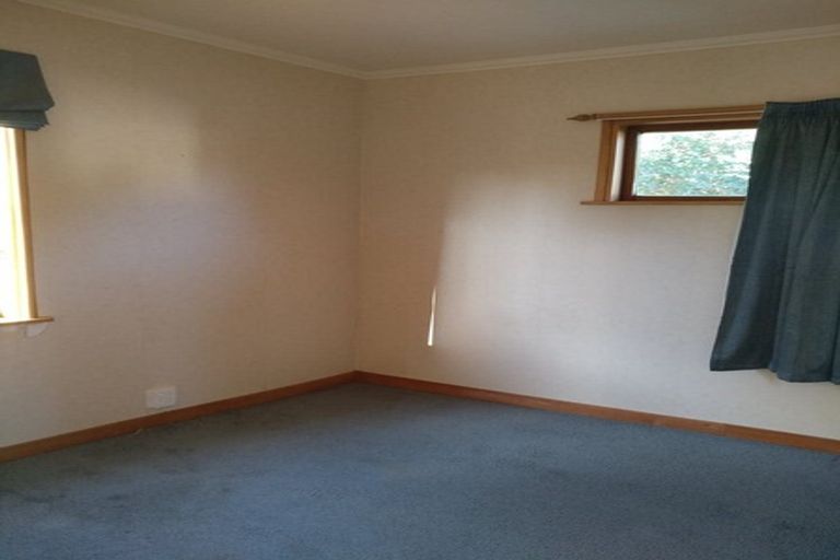 Photo of property in 21 Tiromoana Road, Raumati South, Paraparaumu, 5032