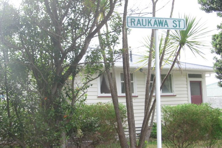 Photo of property in 72 Raukawa Street, Strathmore Park, Wellington, 6022