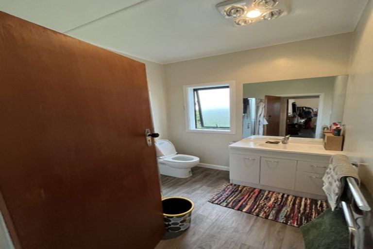 Photo of property in 15 View Road, Shelly Park, Auckland, 2014