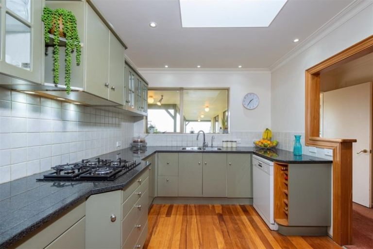 Photo of property in 14 Park Rise, Campbells Bay, Auckland, 0630