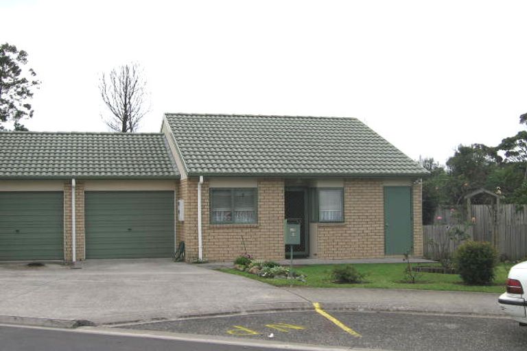 Photo of property in 4/26 Charlenne Close, Ranui, Auckland, 0612