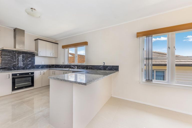 Photo of property in 61 Halver Road, Hillpark, Auckland, 2102