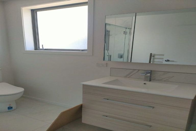 Photo of property in 4/22 Denver Avenue, Sunnyvale, Auckland, 0612