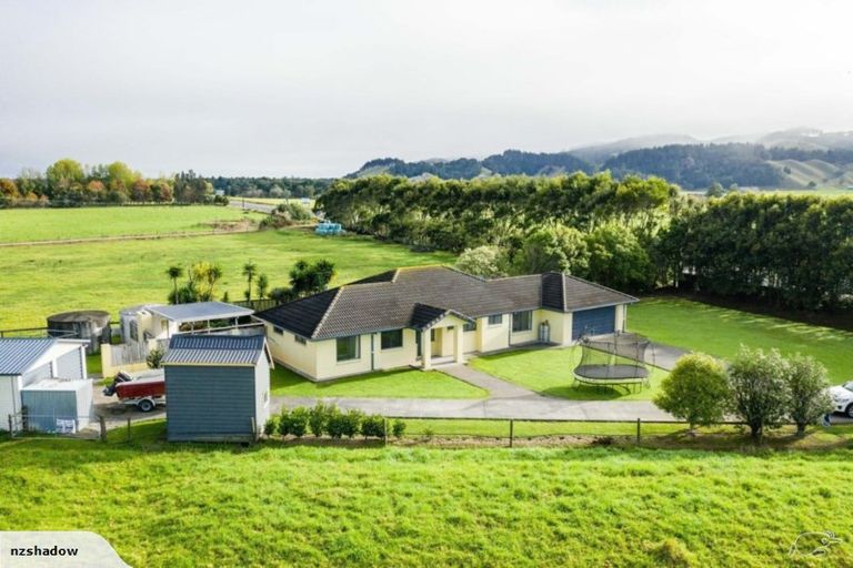Photo of property in 2356 State Highway 1, Mata, Whangarei, 0171