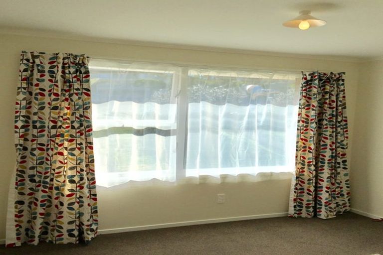 Photo of property in 2/19 Sudan Avenue, Milford, Auckland, 0620