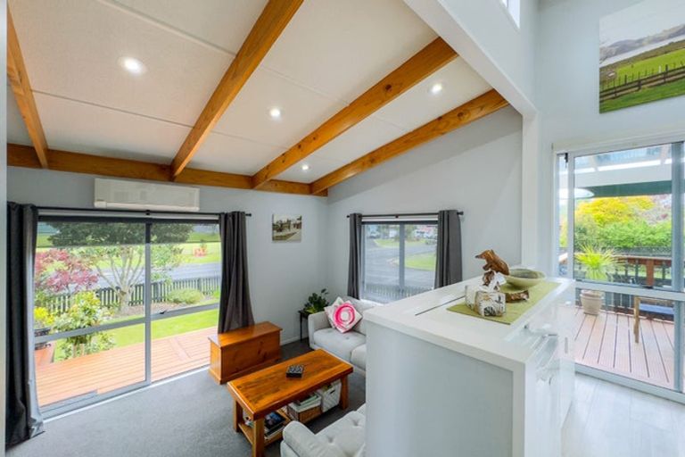 Photo of property in 1 Ohinemuri Place, Paeroa, 3600