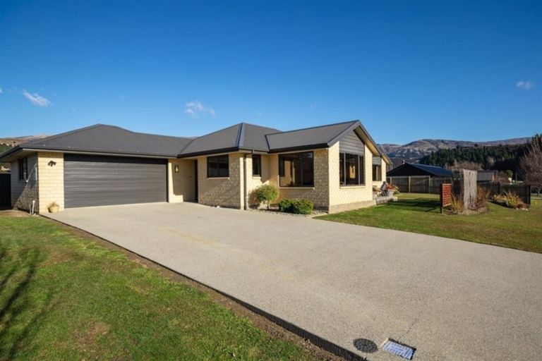 Photo of property in 33 Alice Burn Drive, Luggate, Cromwell, 9383
