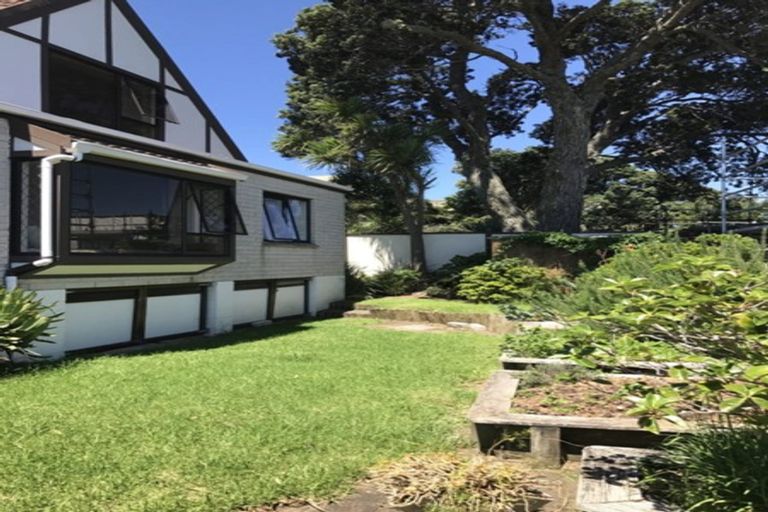 Photo of property in 2/127 Bucklands Beach Road, Bucklands Beach, Auckland, 2012
