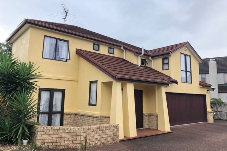 Photo of property in 33a Oakwood Grove, Eastern Beach, Auckland, 2012