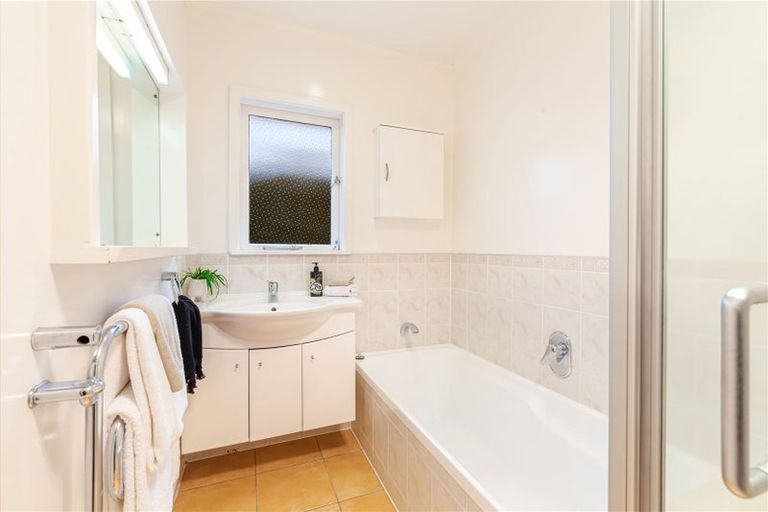 Photo of property in 2/46 Monarch Avenue, Hillcrest, Auckland, 0627