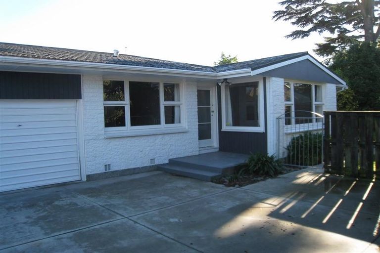 Photo of property in 2/4 Kyeburn Place, Avonhead, Christchurch, 8042