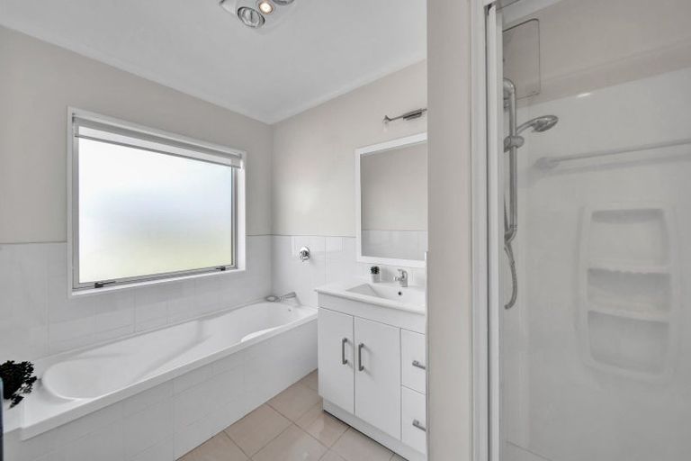 Photo of property in 24 Moulton Street, Moturoa, New Plymouth, 4310