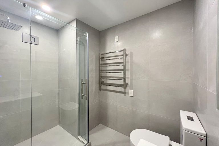 Photo of property in 3b Wilbur Place, Pakuranga Heights, Auckland, 2010