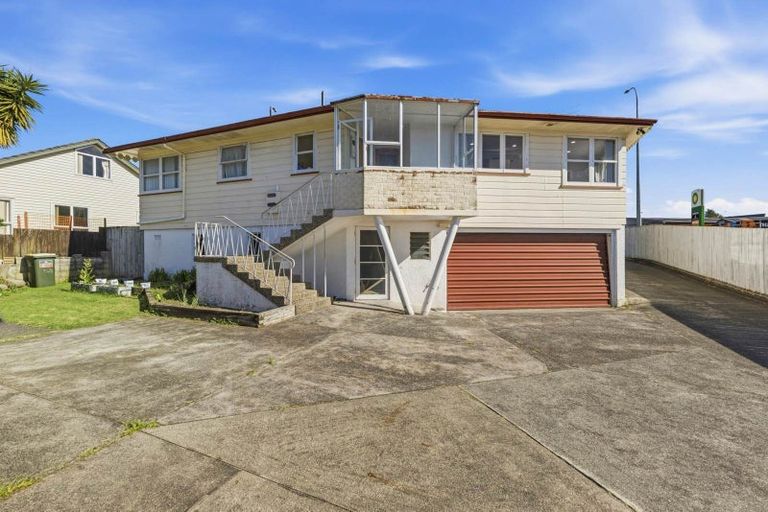 Photo of property in 330 Great South Road, Opaheke, Papakura, 2113
