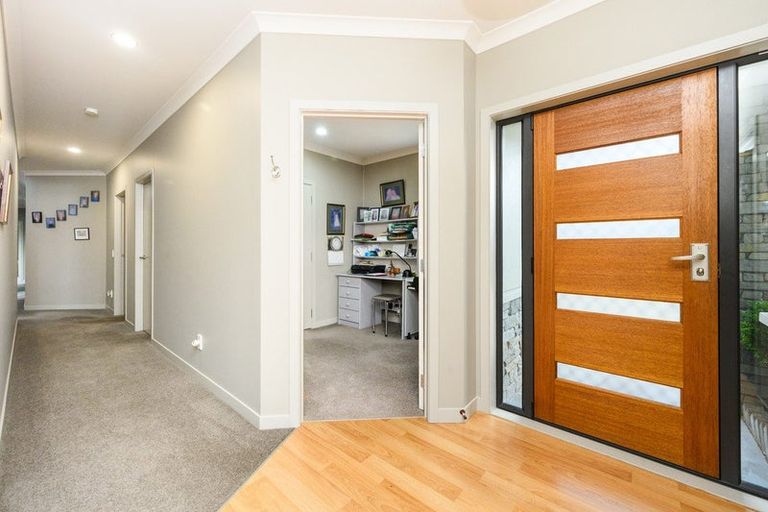 Photo of property in 8 Stonebridge Heights, Feilding, 4702