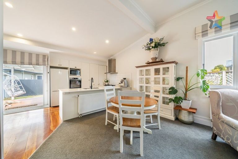 Photo of property in 32 Riddlers Crescent, Petone, Lower Hutt, 5012